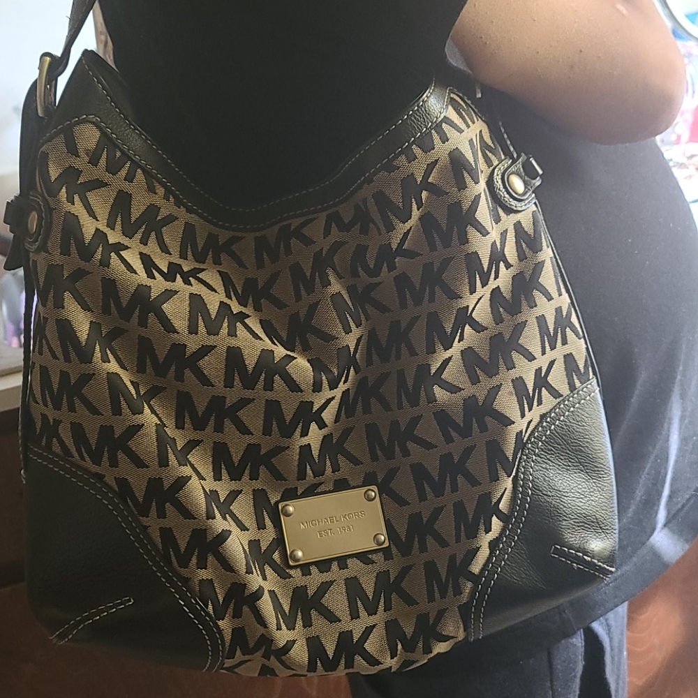 Handbag - Picture 5 of 7